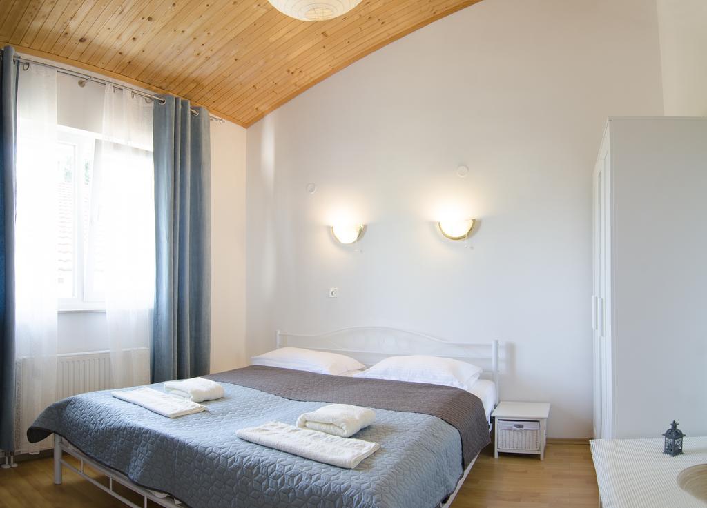 Aura Guesthouse Ljubljana Exteriör bild