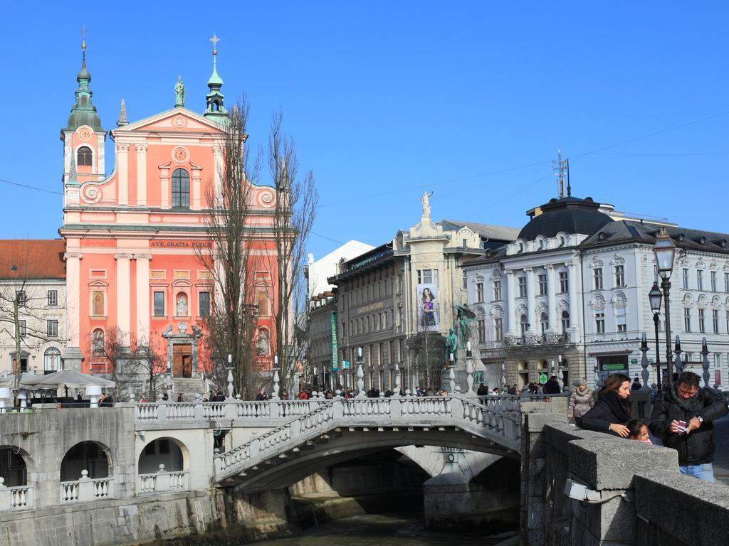 Aura Guesthouse Ljubljana Exteriör bild