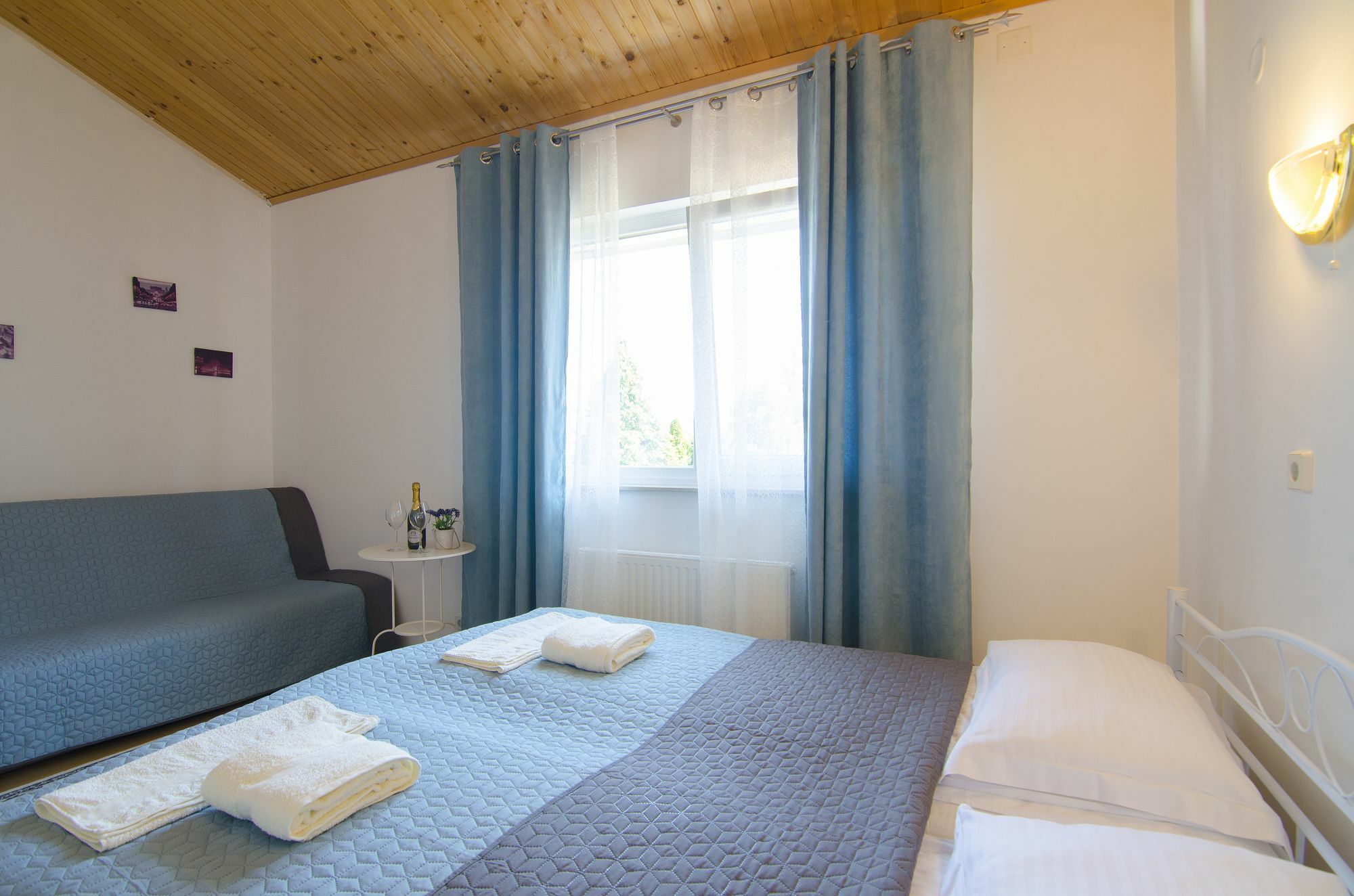Aura Guesthouse Ljubljana Exteriör bild
